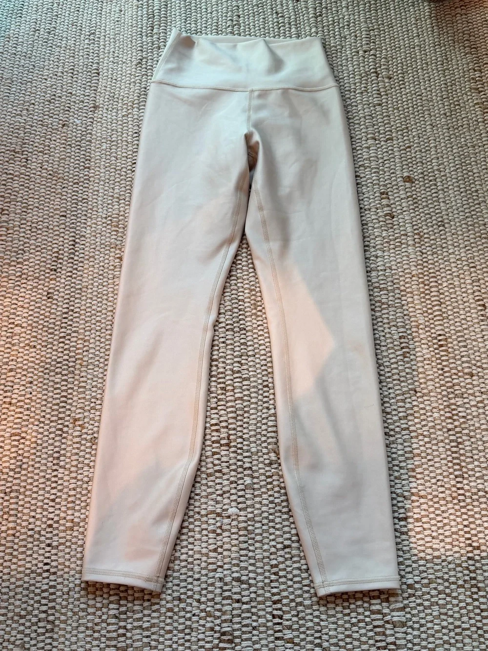Alo Yoga Airlift Divine Bra & 7/8 Leggings Size XS - Macadamia